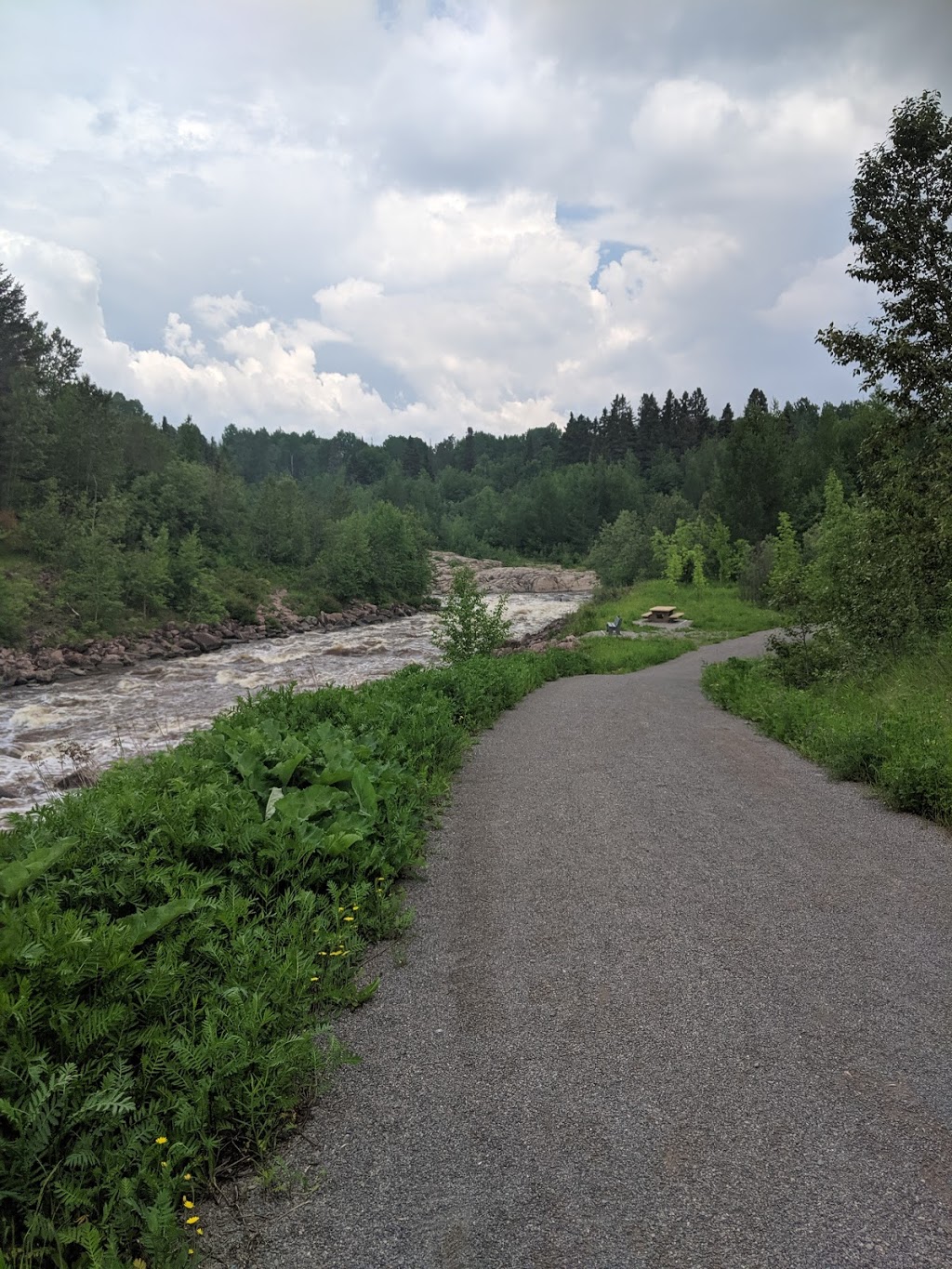 Parc régional de la Rivière-du-Nord (stationnement Prévost) | Chemin du Plein Air, Prévost, QC J5L 2S2, Canada | Phone: (450) 431-1676