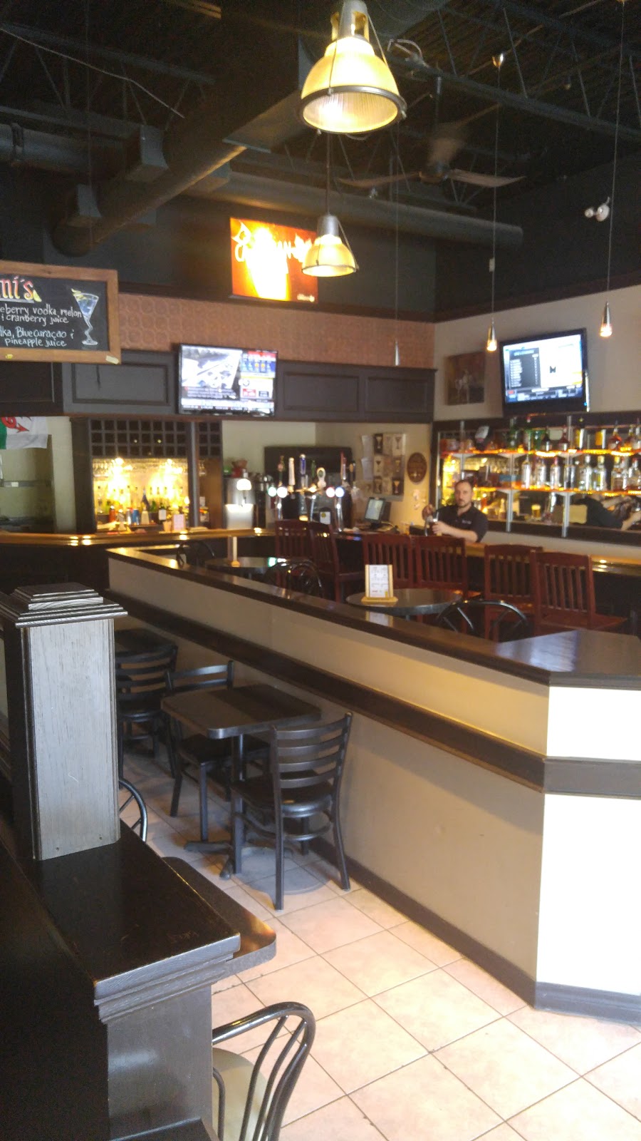 Ellens Bar & Grill | 190 Bovaird Dr W, Brampton, ON L7A 1A2, Canada | Phone: (289) 752-3166