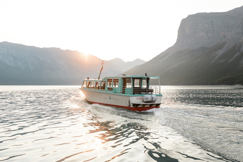 Lake Minnewanka Cruise | Lake Minnewanka Scenic Dr, Alberta T1L 1A1, Canada | Phone: (866) 474-4766