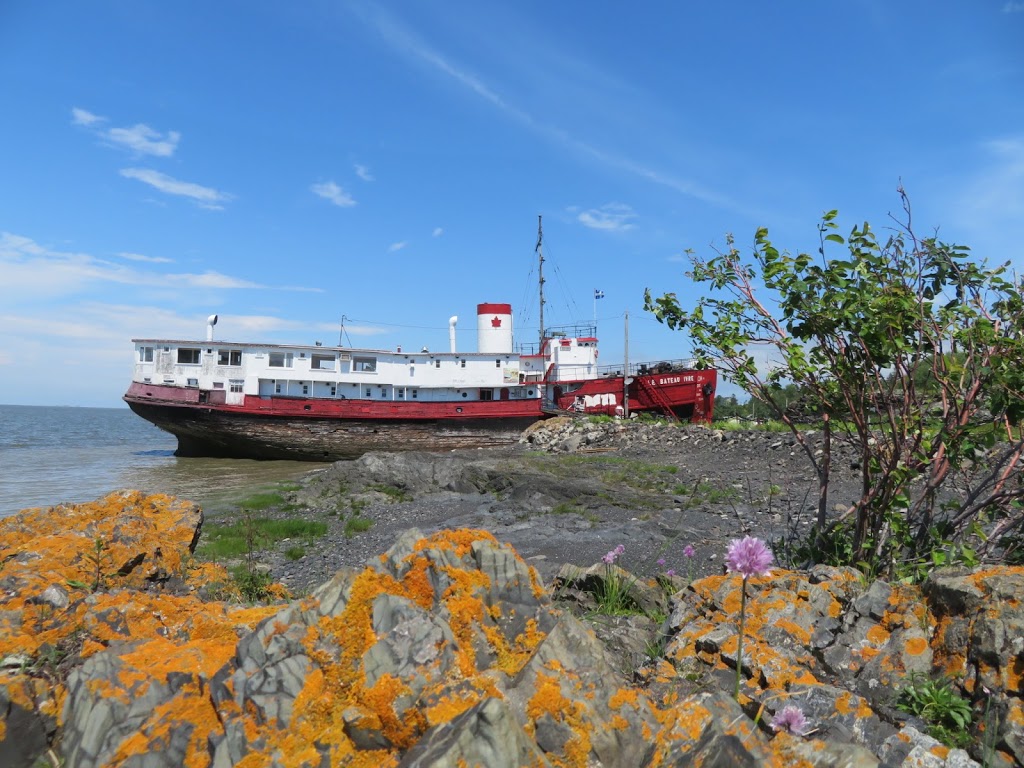 Le Bateau Ivre | Exposition des costumes de la Mi-Carême | Chemin de la Basse Ville, LIsle-aux-Grues, QC G0R 1P0, Canada | Phone: (418) 248-0129