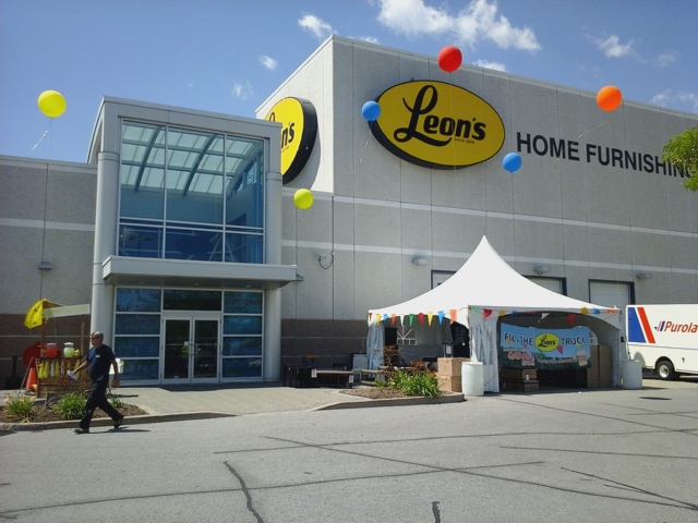 Leons Furniture | 440 Taylor Rd, Niagara-on-the-Lake, ON L0S 1J0, Canada | Phone: (905) 682-8519