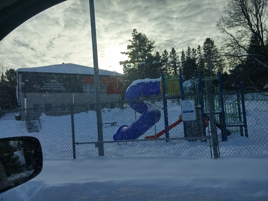 École Primaire Sainte-Adèle | 60 Rue Henri Dunant, Sainte-Adèle, QC J8B 2X5, Canada