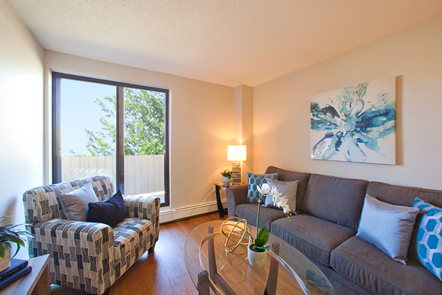 Mountain View Apartments | 222 Ninth St, Collingwood, ON L9Y 4L9, Canada | Phone: (705) 446-1100