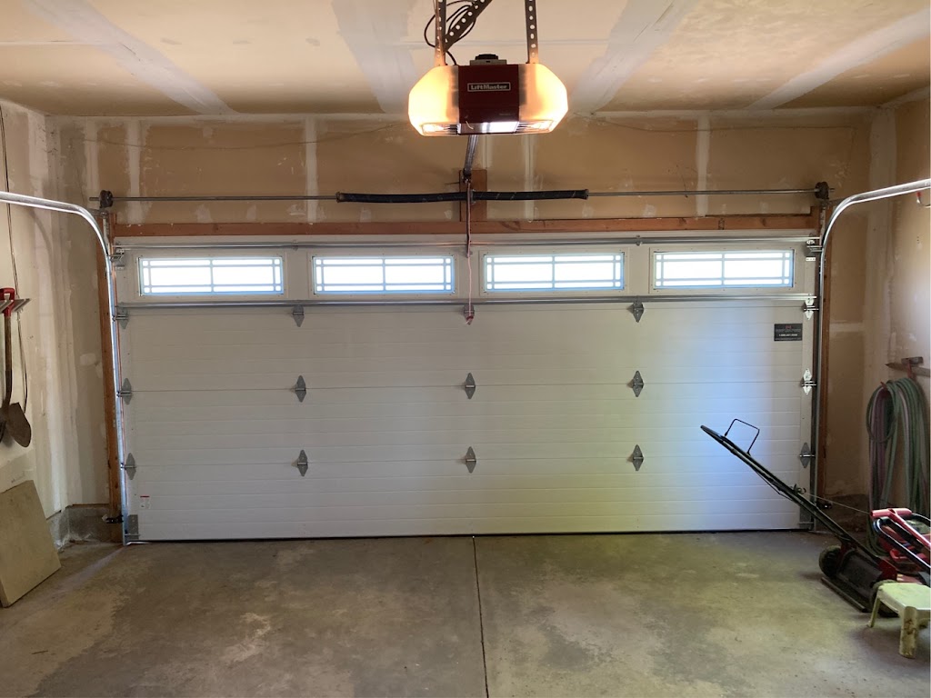 Canadoor Garage Doors | 46 E P. Lee Dr Unit 2, Bracebridge, ON P1L 0A1, Canada | Phone: (705) 503-9356