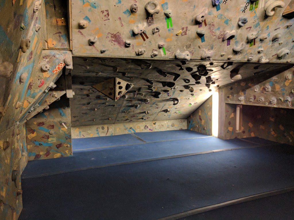 Peaks Indoor Rock Climbing | 630 Welland Ave, St. Catharines, ON L2M 5V6, Canada | Phone: (905) 988-5651