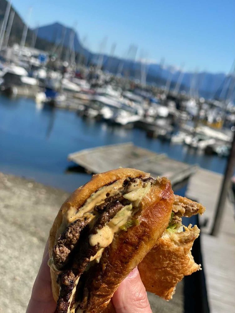 Smash Coast Burger Company inc. | 473 Gower Point Rd, Gibsons, BC V0N 1V8, Canada | Phone: (604) 212-1901