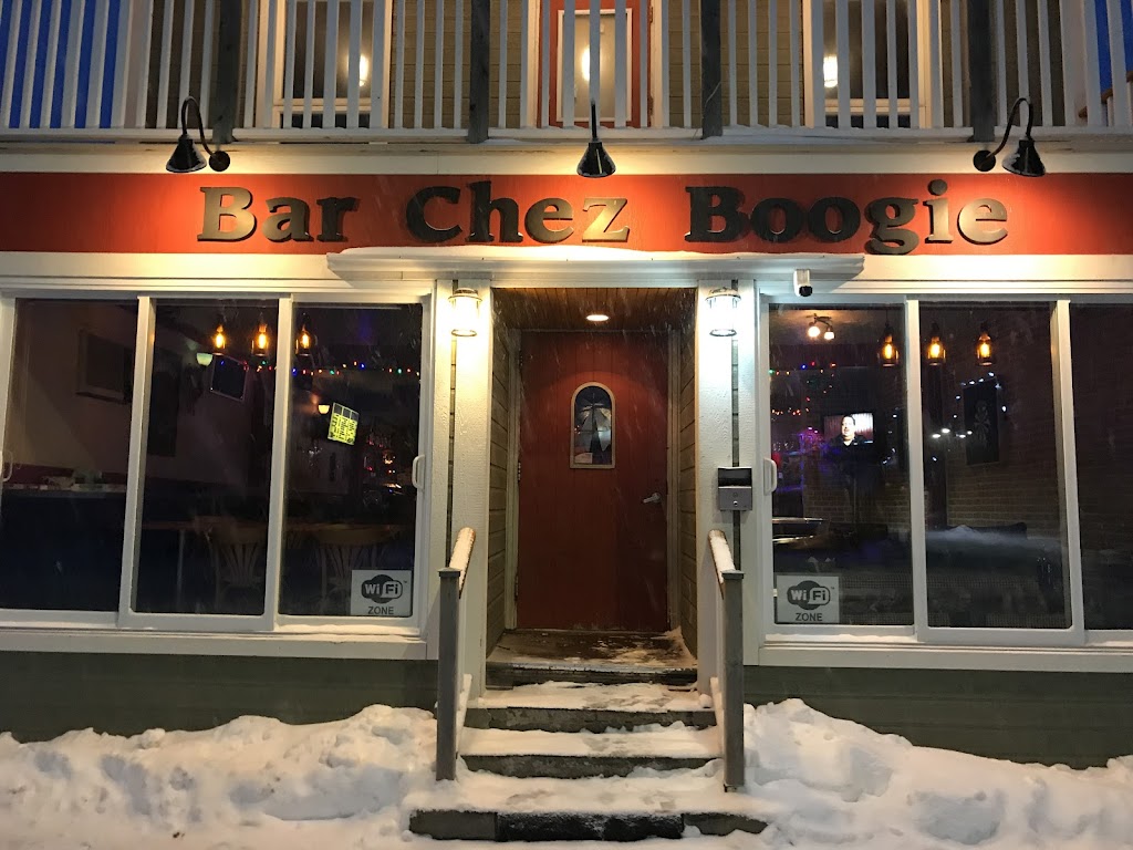 Chez Boogie | 379 Rue Jean-Rioux, Trois-Pistoles, QC G0L 4K0, Canada | Phone: (418) 851-4141