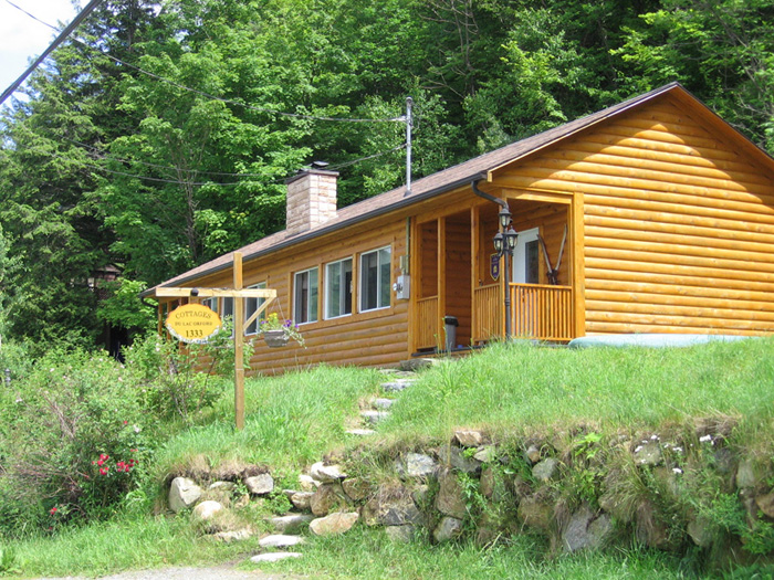 Les Cottages Du Lac Orford Inc. Unités A & B | 1333 QC-112, Austin, QC J0B 1B0, Canada | Phone: (819) 678-2688