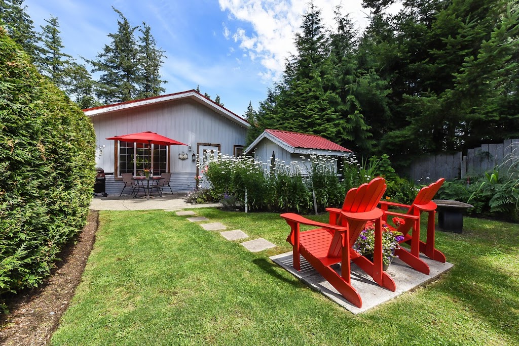 Redroof Inn Cottage | 1157 Lazo Rd, Comox, BC V9M 3W3, Canada | Phone: (250) 792-1042