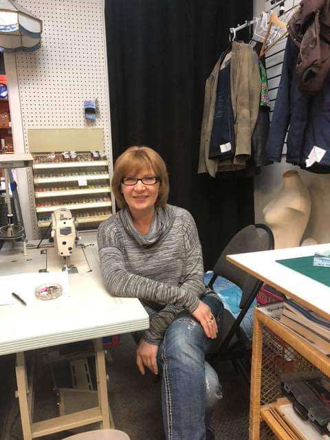 Innisfail Alterations Sewing Shop by Svetlana | 5035 39 St, Innisfail, AB T4G 1H7, Canada | Phone: (403) 227-5237