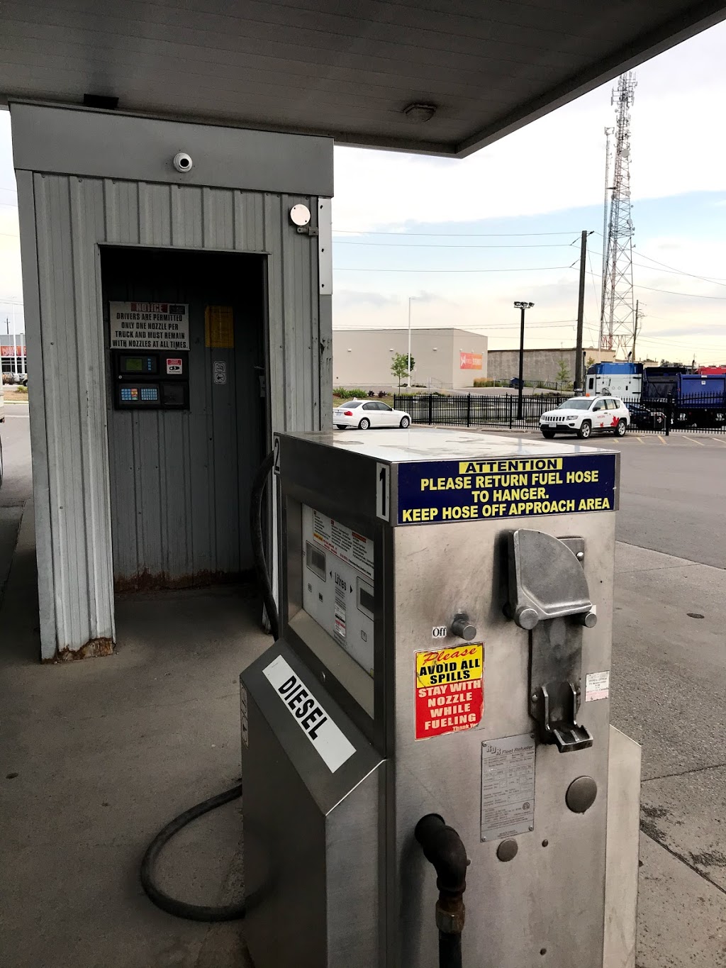 Davis Fuels Cardlock | 6 Edmondson St, Brantford, ON N3R 7J3, Canada | Phone: (519) 752-2130