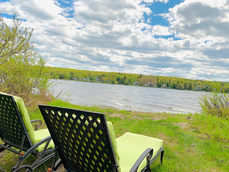 LEscapade du Lac | 148 Rue du Moulin, Lac-Etchemin, QC G0R 1S0, Canada | Phone: (418) 625-9800