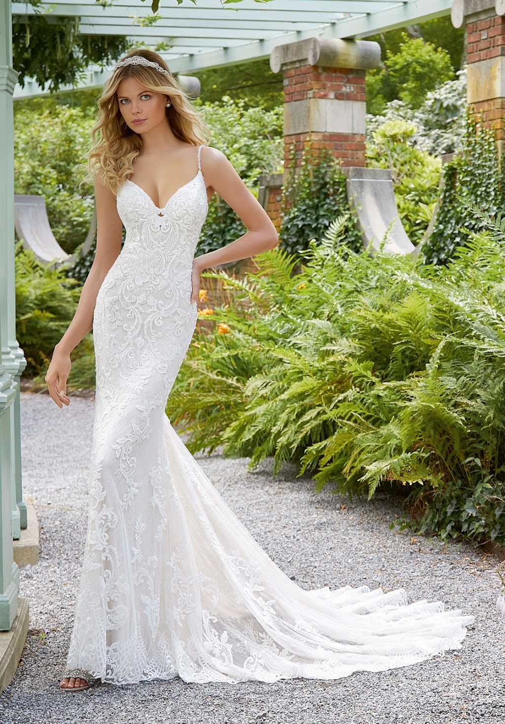 Angies Bridal | 5 Mill St S, Waterdown, ON L0R 2H0, Canada | Phone: (905) 689-8400