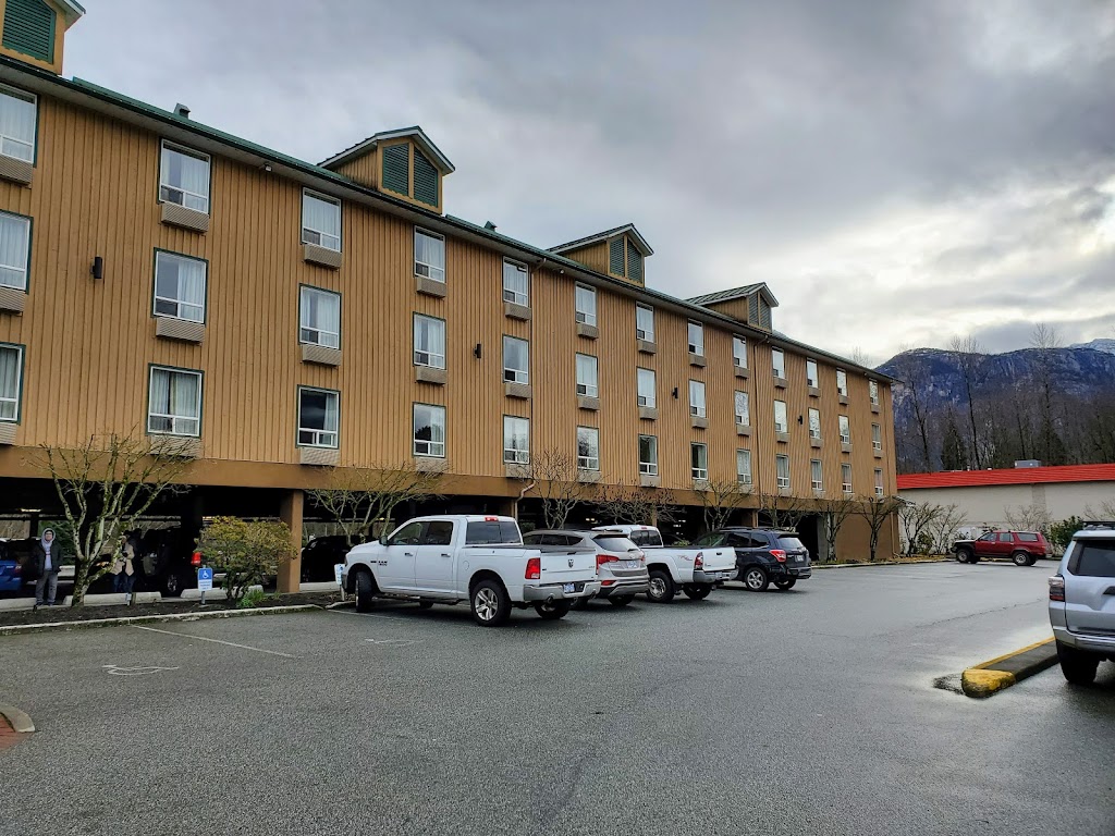 Mountain Retreat Hotel & Suites | 38922 Progress Way, Squamish, BC V8B 0K5, Canada | Phone: (604) 815-0883