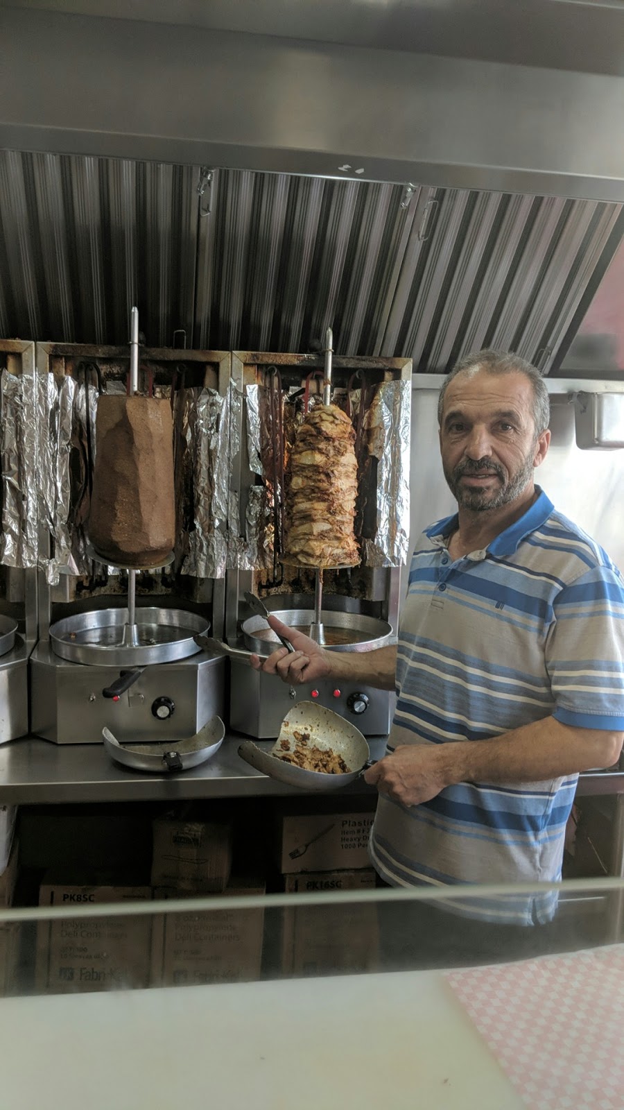 Shawarma King | 1423a Kensington Rd NW, Calgary, AB T2N 3P9, Canada | Phone: (403) 283-5500