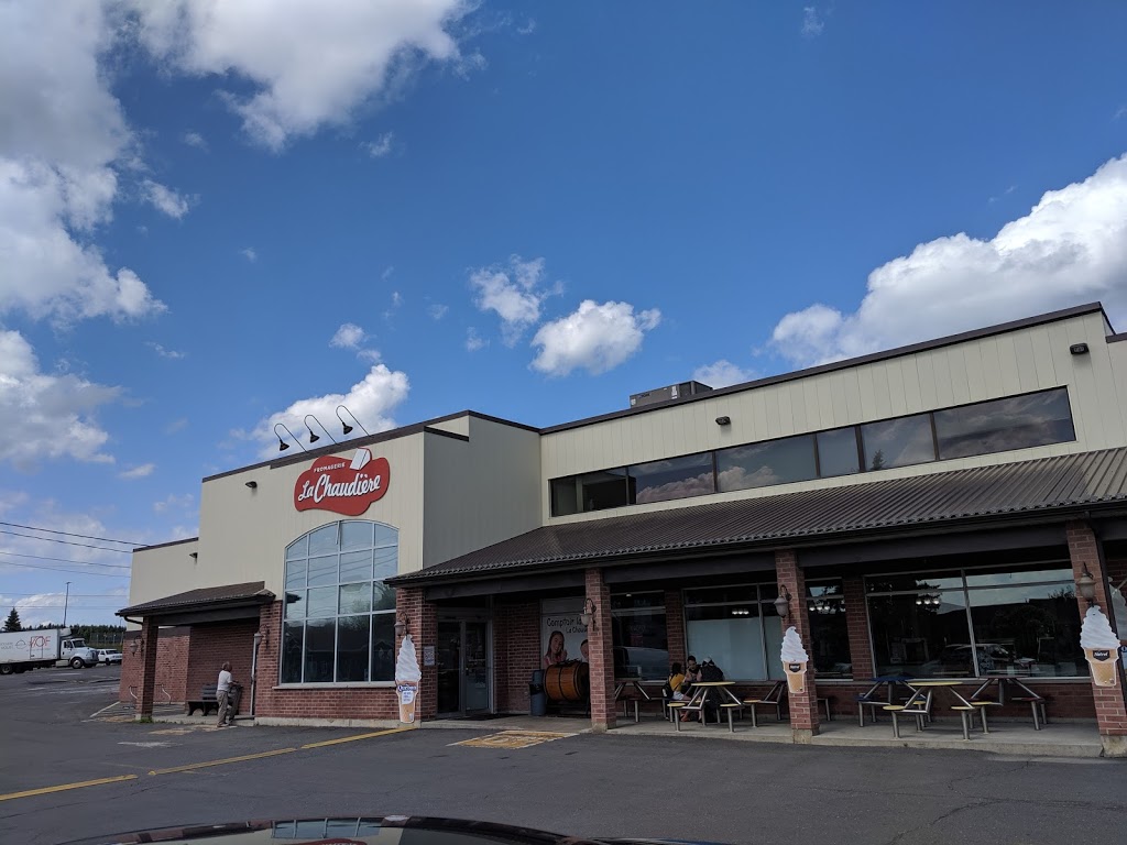 Fromagerie La Chaudière | 3226 Rue Laval, Lac-Mégantic, QC G6B 1A4, Canada | Phone: (800) 667-4330