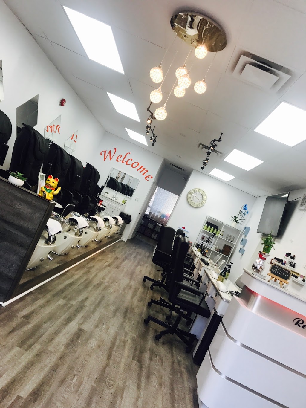 Annie Nails &Beauty Plus | 1960 Main St W, Hamilton, ON L8S 4N5, Canada | Phone: (289) 389-6686