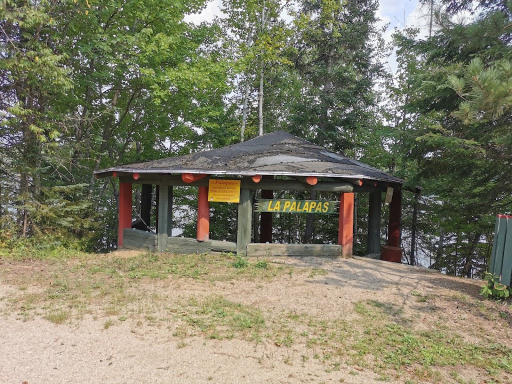 Village de Tee-Pee La Bourgade | 158 Chem. Poissant, Lac-Saint-Paul, QC J0W 1K0, Canada | Phone: (819) 587-4350