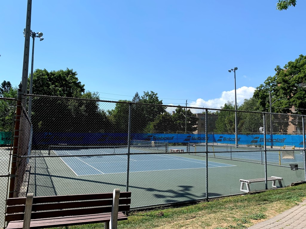 Wallace Park Tennis Club | 245 Reynolds St, Oakville, ON L6J 6L2, Canada | Phone: (905) 845-7649