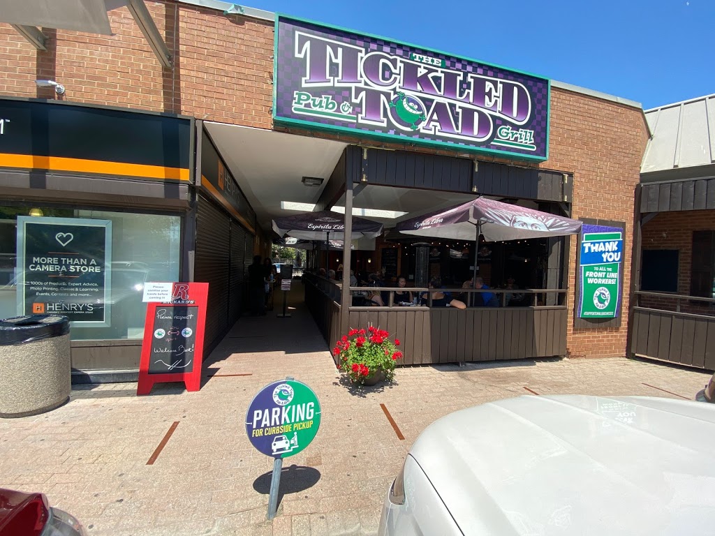 Tickled Toad Pub & Grill | 330 Steeles Ave W, Thornhill, ON L4J 6W9, Canada | Phone: (905) 771-1766