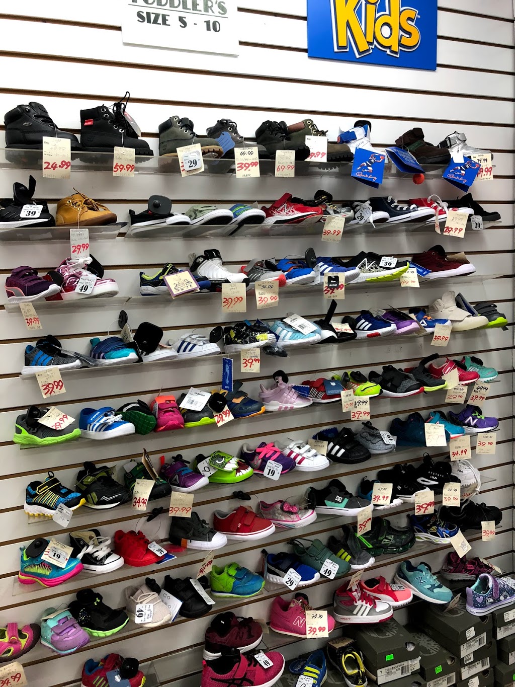 Todays Sportswear | 3122 Eglinton Ave E, Scarborough, ON M1J 2H1, Canada | Phone: (416) 265-1888