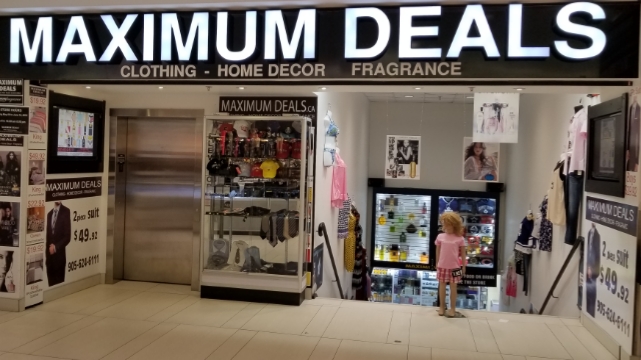 Maximum Deals | 4141 Dixie Rd, Mississauga, ON L4W 1V5, Canada | Phone: (905) 624-6111