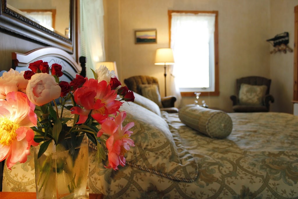 Le Cachet B&B | 3105 Ch. Capelton, North Hatley, QC J0B 2C0, Canada | Phone: (819) 481-1640