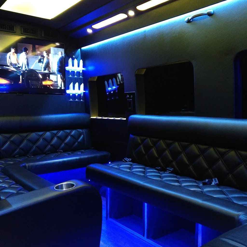 Royal Touch Limousine Service | 440 Rustic Rd, North York, ON M6L 1W9, Canada | Phone: (416) 725-7188