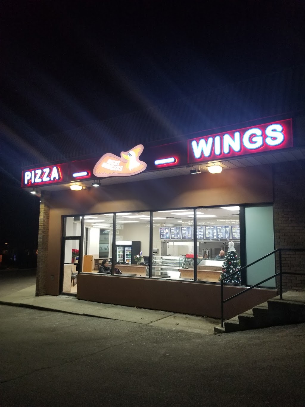 Right Wingers | 2184 Mountain Grove Ave, Burlington, ON L7P 2J3, Canada | Phone: (905) 331-1944