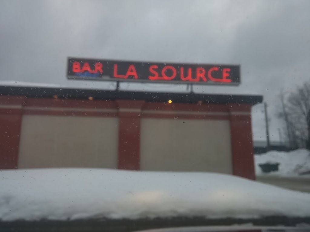 Bar La Source | 5977 Boulevard Labelle, Val-Morin, QC J0T 2R0, Canada | Phone: (819) 322-5622