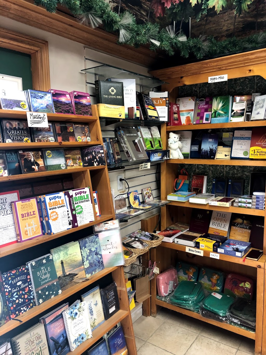 Fruit of the Vine Christian Books @ Maple Orchard Farms | 14 Gray Rd, Bracebridge, ON P1L 1P8, Canada | Phone: (705) 645-3053