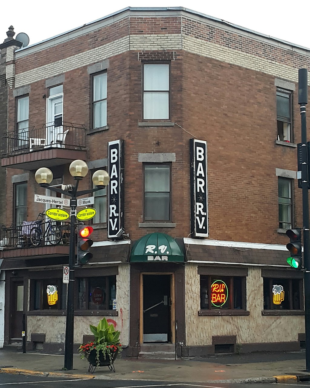 Bar RV | 5901 Bd Monk, Montréal, QC H4E 3H5, Canada | Phone: (514) 508-7557