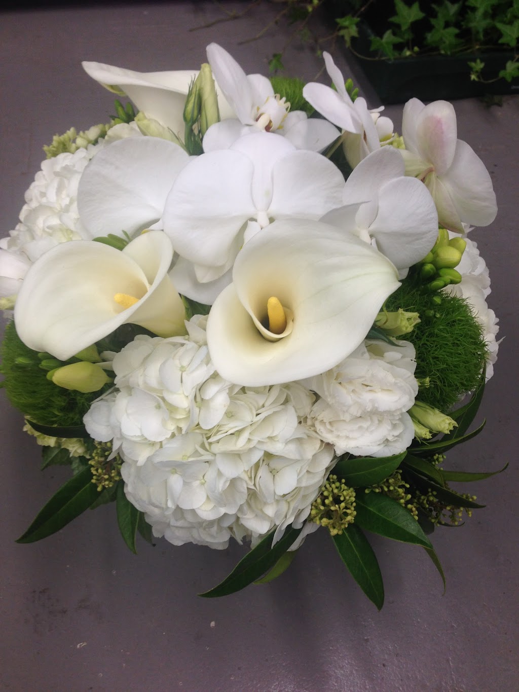 Yorkdale Flowers | 89 Bentworth Ave, North York, ON M6A 1P6, Canada | Phone: (647) 352-1338