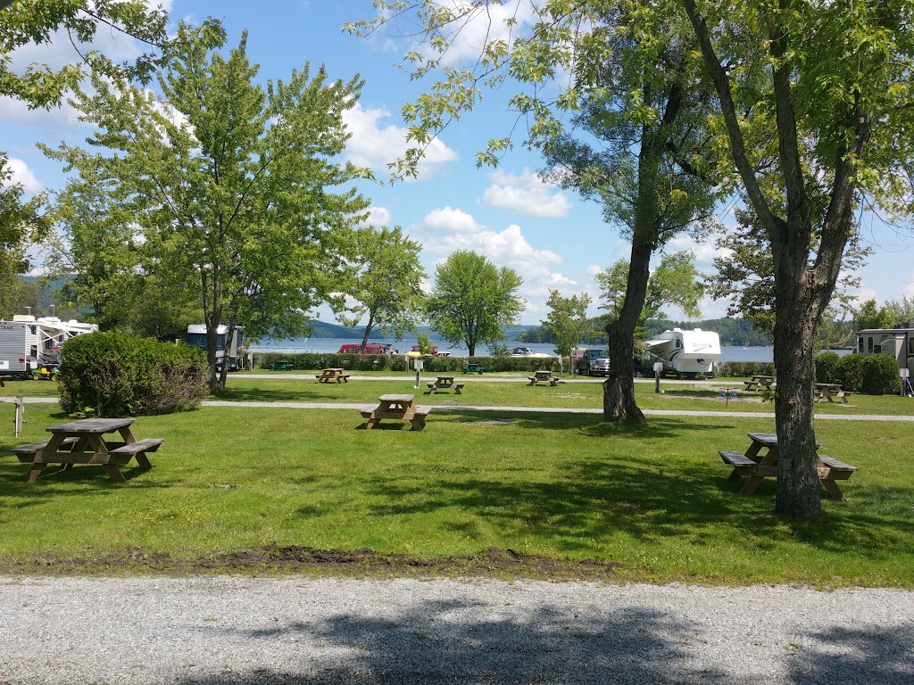 Camping Lac Massawippi | 435 Rue Main, Ayers Cliff, QC J0B 1C0, Canada | Phone: (819) 838-4988