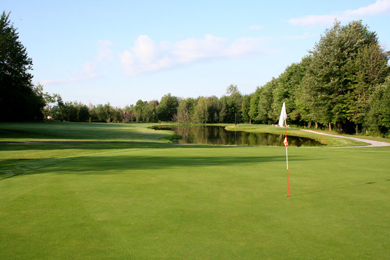 Club De Golf Saint-Simon | 1786 Rang Saint-Édouard, Saint-Simon-de-Bagot, QC J0H 1Y0, Canada | Phone: (450) 798-2477