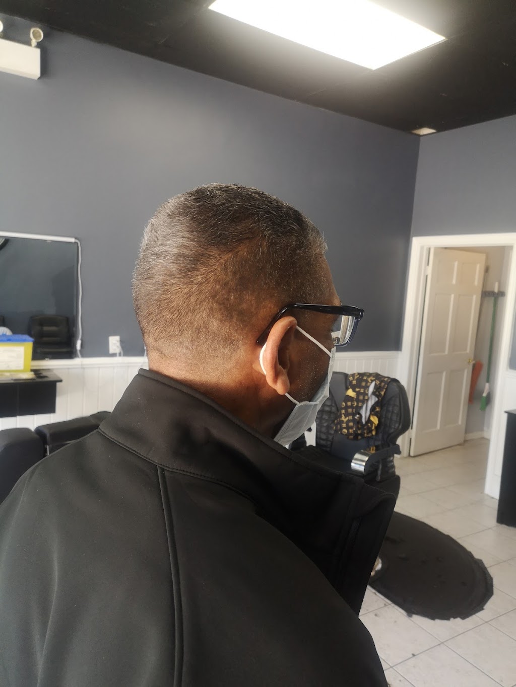 Bobsbarberservices | 2060 Liverpool Rd, Pickering, ON L1X 1E2, Canada | Phone: (905) 424-2751