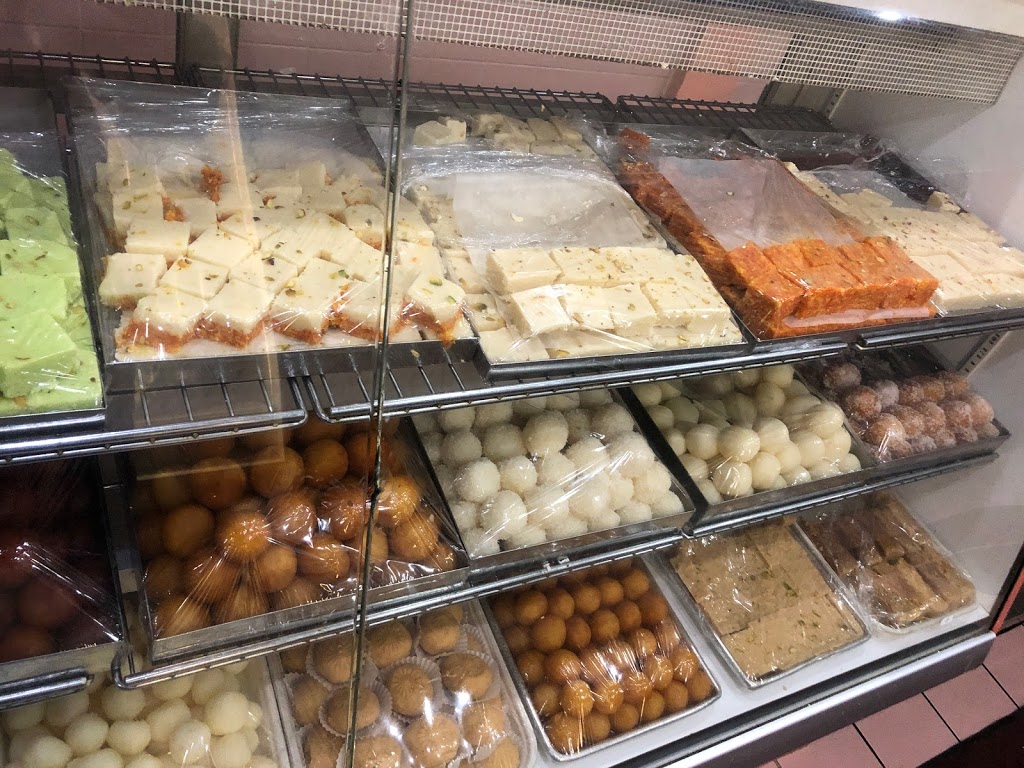 Royal India Sweets & Restaurant | 116 Kennedy Rd S, Brampton, ON L6W 3E7, Canada | Phone: (905) 454-0883