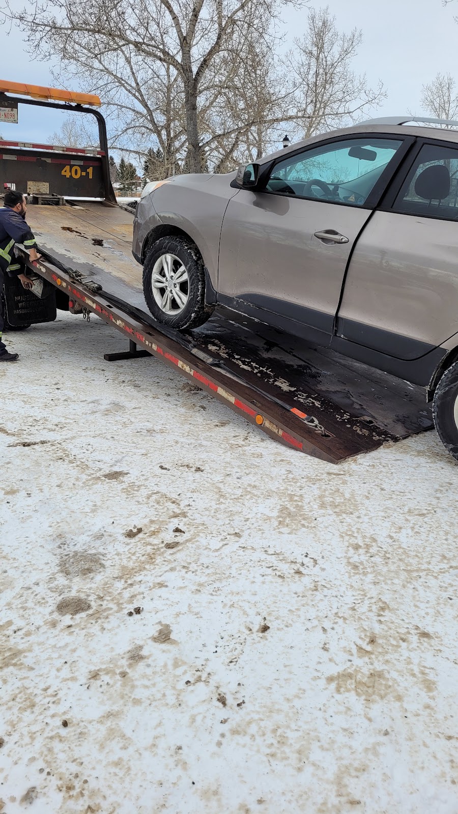 #9 Towing & Recovery Service LTD | 1540 49 St SE, Calgary, AB T2A 1S1, Canada | Phone: (403) 383-6904