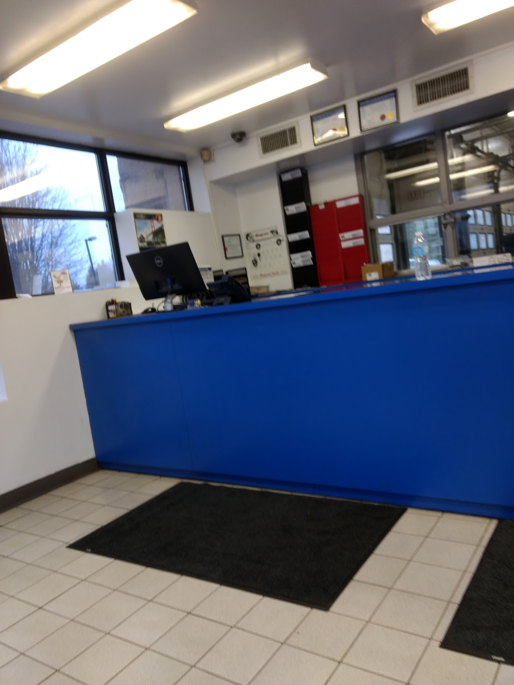 Meineke Car Care Centre | 36 Edgewater St, Ottawa, ON K2L 1V8, Canada | Phone: (613) 519-1159