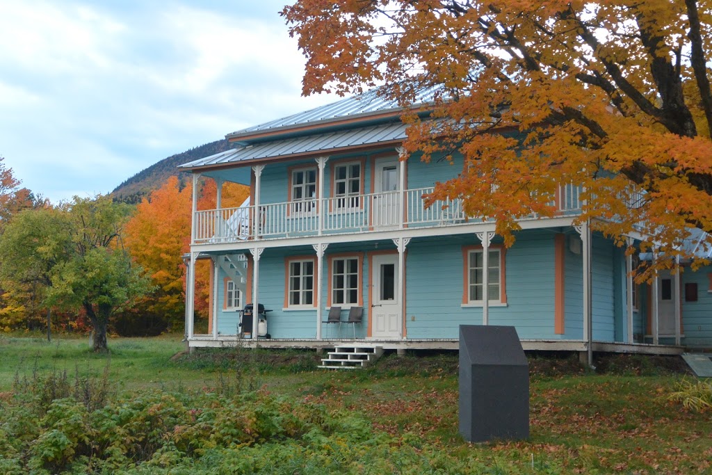 Auberge du Domaine à Liguori | 1300 Rue Principale, Petite-Rivière-Saint-François, QC G0A 2L0, Canada | Phone: (418) 632-5653