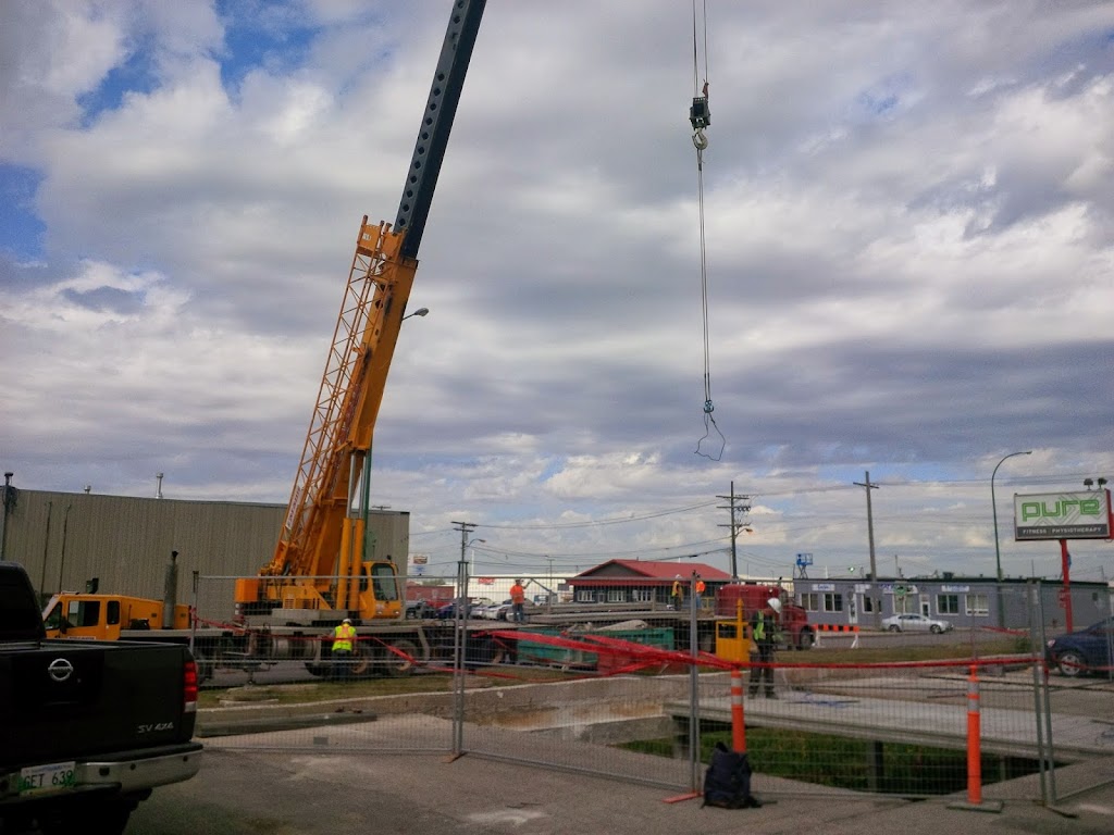 Calado Crane Rental Ltd | 66 St Paul Blvd, West Saint Paul, MB R2P 2W5, Canada | Phone: (204) 334-7522