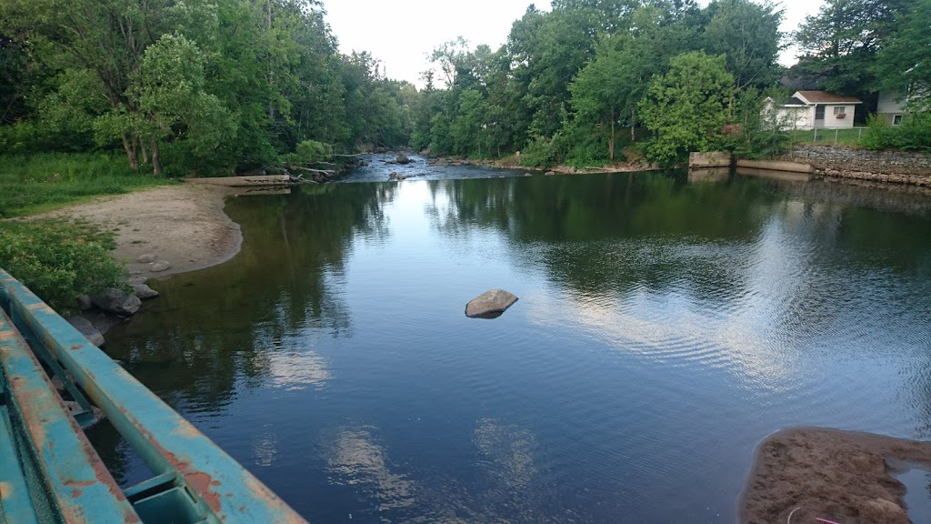 Accès au sentier linéaire de la rivière Saint-Charles | 3Y9, Sentier des rivières, Québec, QC G2A 3L5, Canada