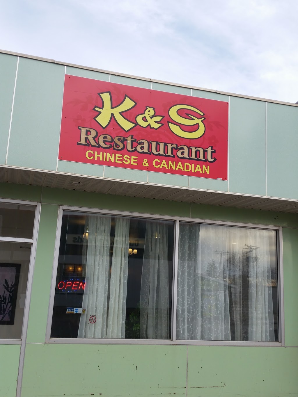 K & S Restaurant | 120 Saskatchewan Ave, Outlook, SK S0L 2N0, Canada | Phone: (306) 867-8345