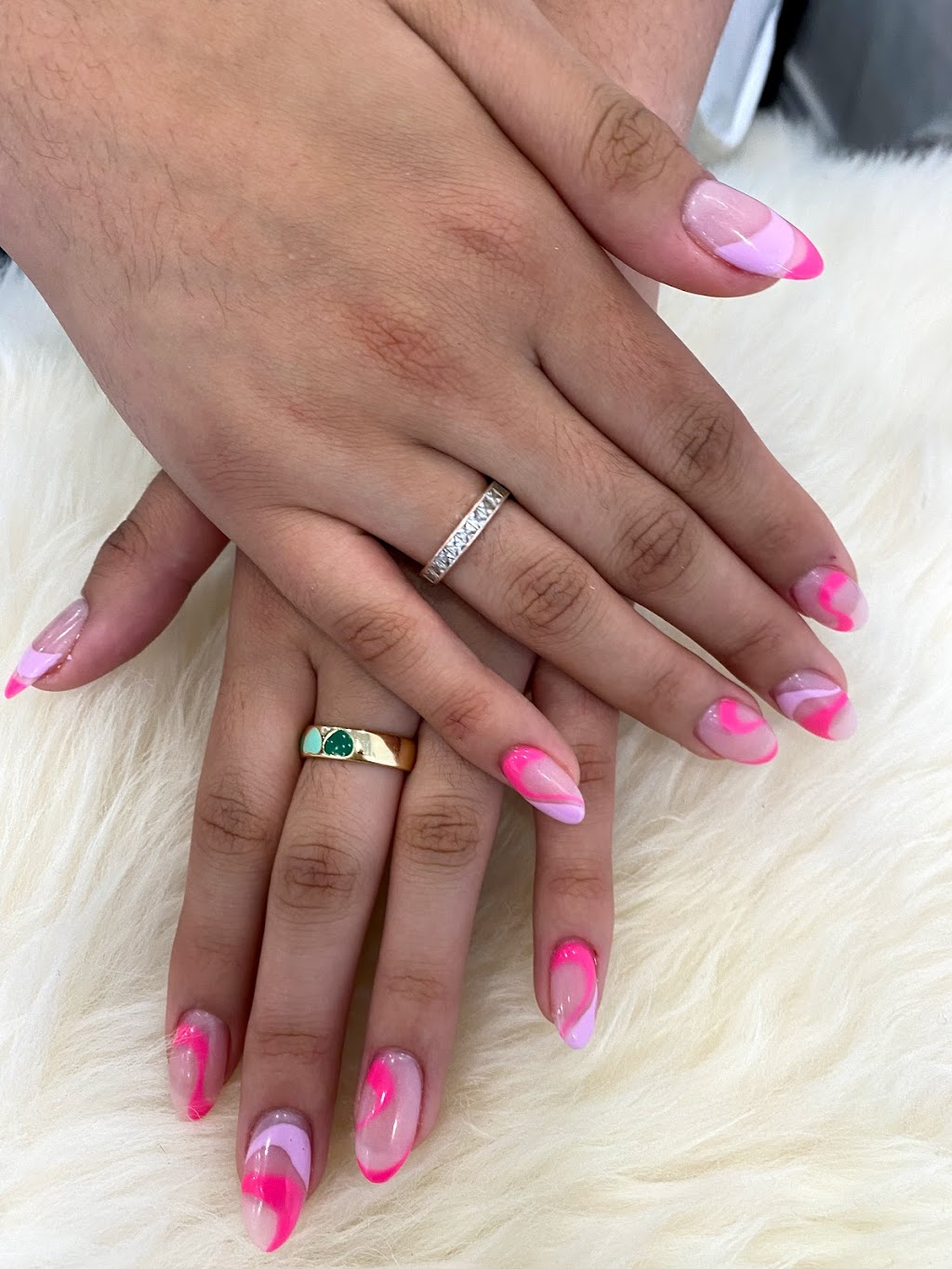 A.T. Nails | 624 Bloor St, Mississauga, ON L5A 3V9, Canada | Phone: (905) 232-0777