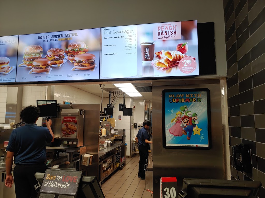 McDonalds | 4515 Dundas St West R.R.#1, Burlington, ON L7M 5B4, Canada | Phone: (905) 319-0033