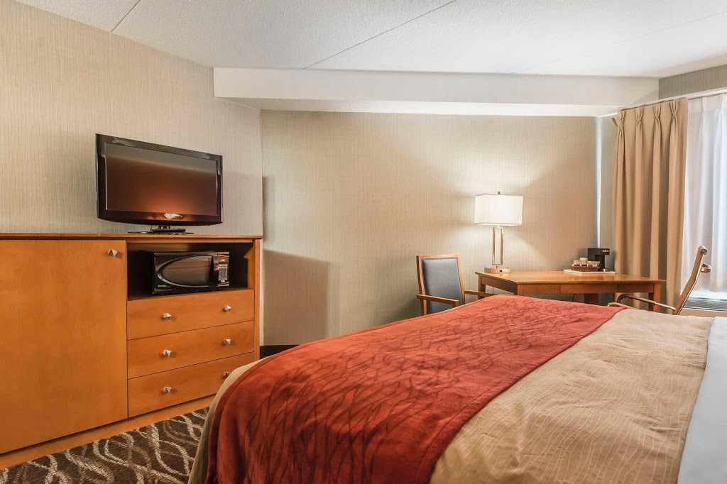 Comfort Inn | 605 Bloor St W, Oshawa, ON L1J 5Y6, Canada | Phone: (905) 434-5000