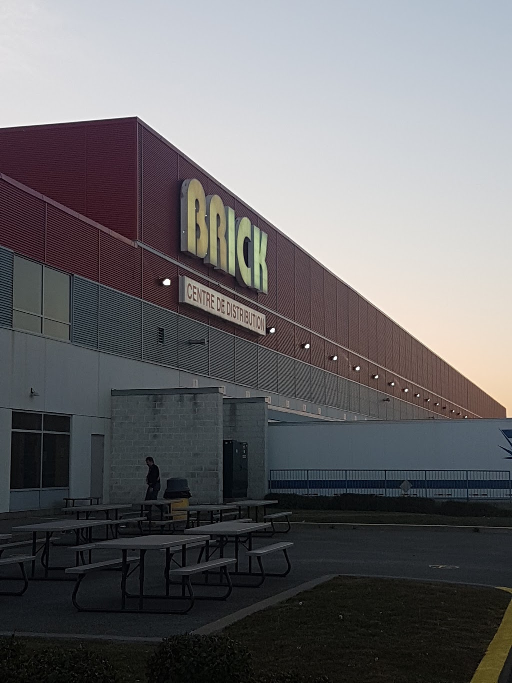 The Brick Distribution Center | 10001 Boul Métropolitain E, Pointe-aux-Trembles, QC H1B 5Y3, Canada | Phone: (514) 881-4100