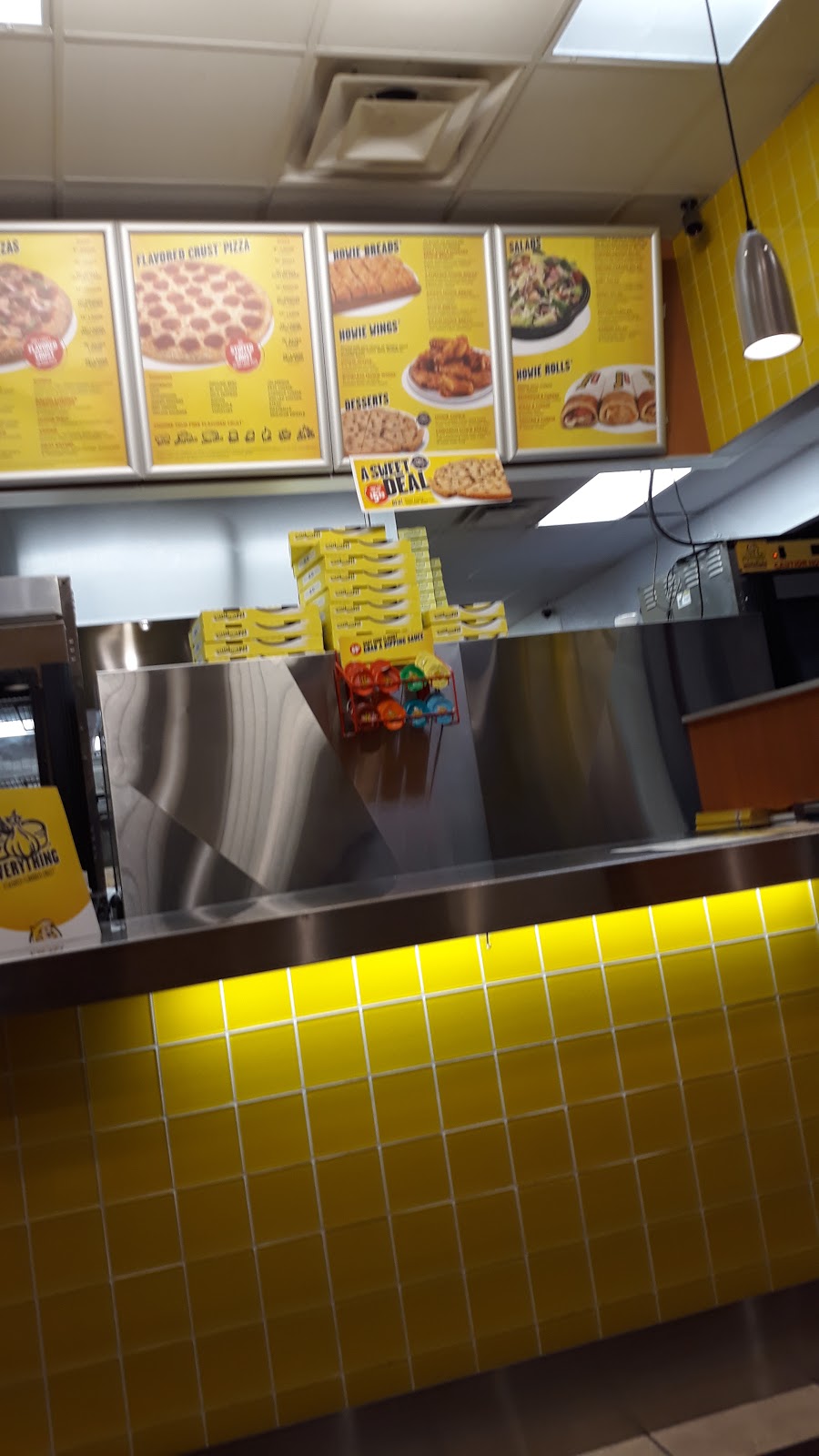 Hungry Howies Pizza | 35410 Jefferson Ave, Harrison Charter Township, MI 48045, USA | Phone: (586) 791-5005
