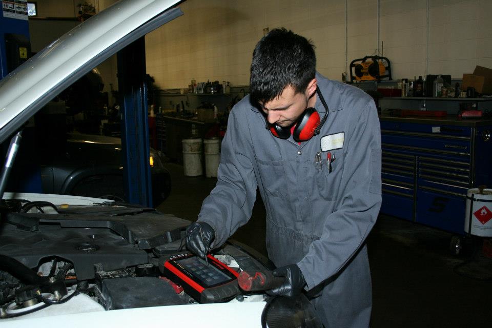 Leader Auto Service | 2404 4 St NW, Calgary, AB T2M 2Z7, Canada | Phone: (403) 276-6669