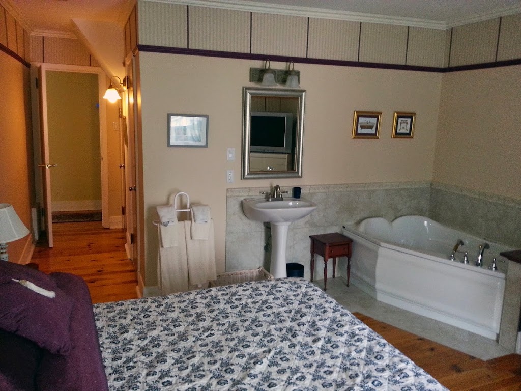 Gîte Aux Rêves dAntan | 595 Rue Richelieu, Saint-Marc-sur-Richelieu, QC J0L 2E0, Canada | Phone: (450) 709-0900